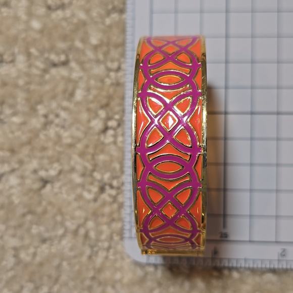 Stella & Dot Eleanor Enamel Hinged Bangle Bracelet with Magnetic Clasp Gold Tone - Picture 7 of 7